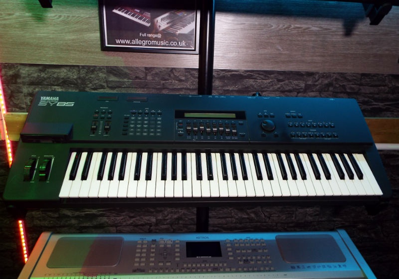 Used Yamaha SY85 Synthesizer